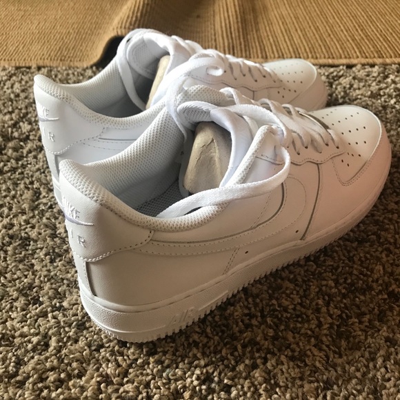 Nike Airforce Ones ‘07 - Picture 2 of 5